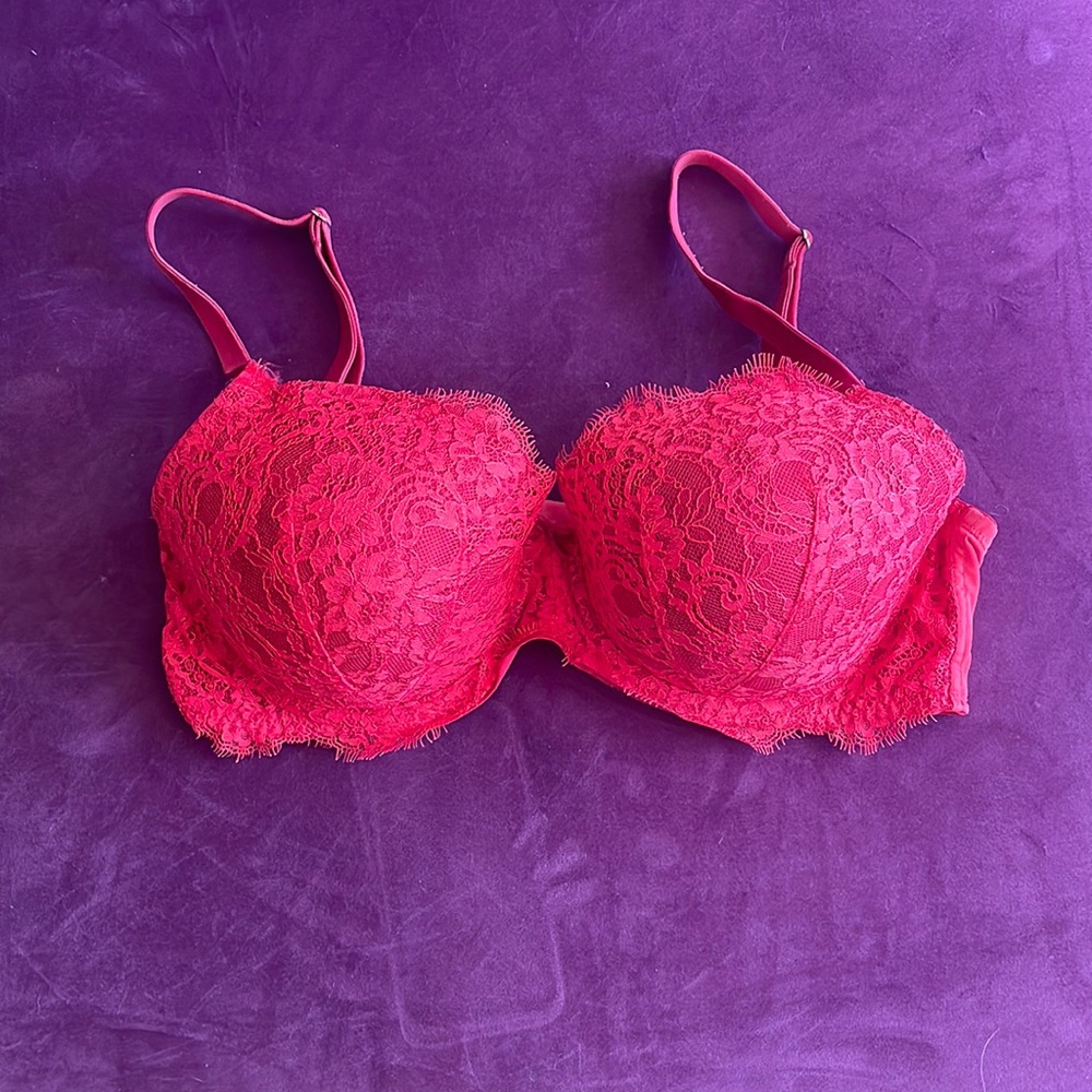 38D, Victoria’s Secret, Dream Angels Red Lace with Velvet Straps Bra